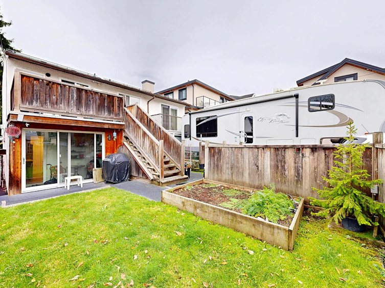 3554 Haida Drive, Vancouver, BC, V5M 3Z4 - 35