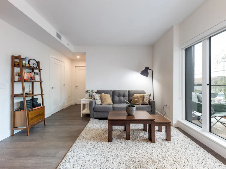 202-477 W 59th Avenue, Vancouver, BC, V5X 1X4 - 2