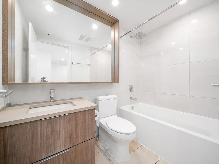 801-13318 104 Avenue, Surrey, BC, V3T 0R2 - 20
