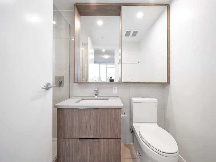 801-13318 104 Avenue, Surrey, BC, V3T 0R2 - 17