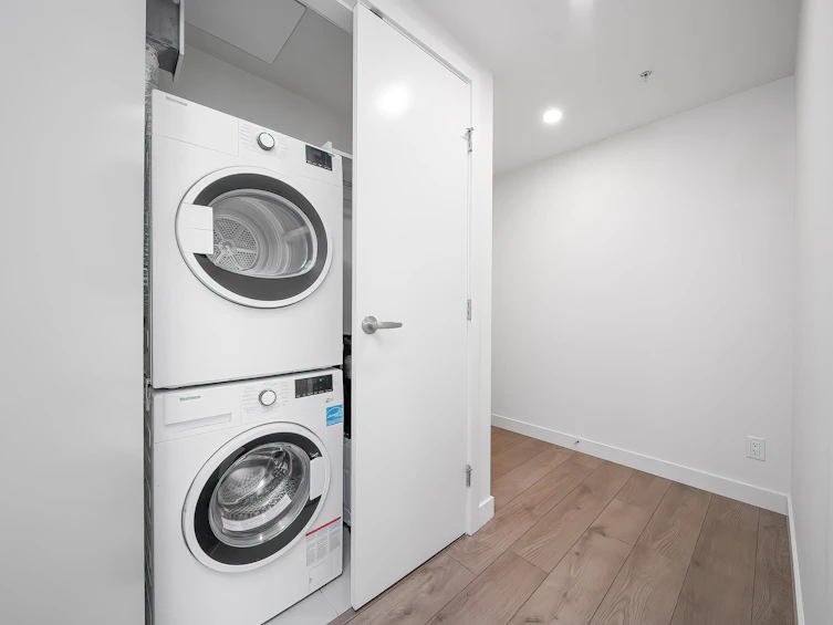 801-13318 104 Avenue, Surrey, BC, V3T 0R2 - 21