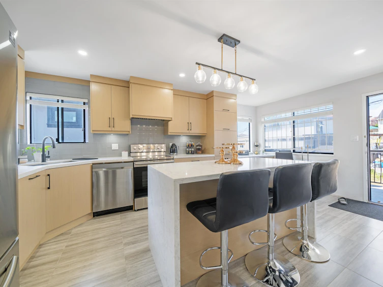 2131 Fraserview Drive, Vancouver, BC, V5P 2N2 - 6