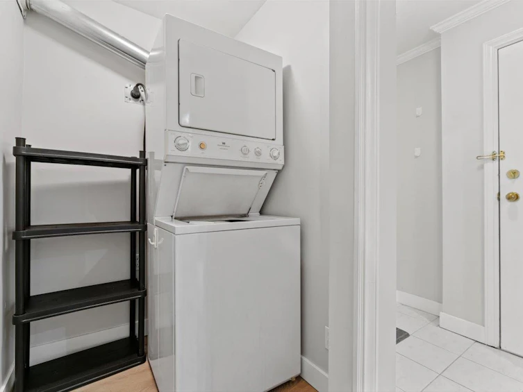 205-3638 W Broadway, Vancouver, BC, V6R 2B7 - 18