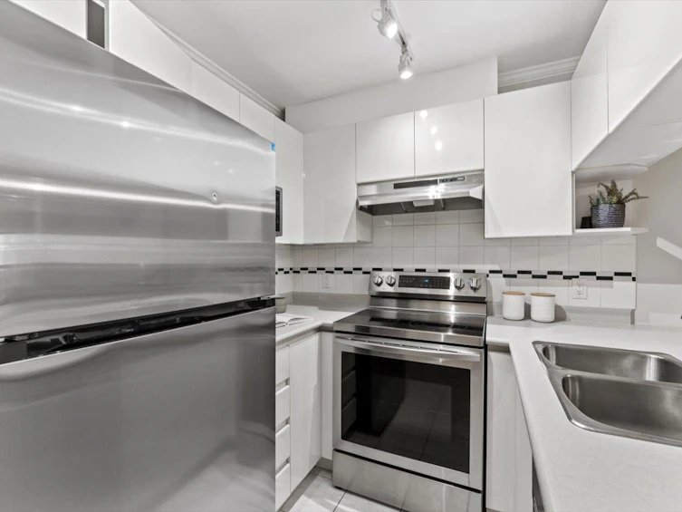 205-3638 W Broadway, Vancouver, BC, V6R 2B7 - 12