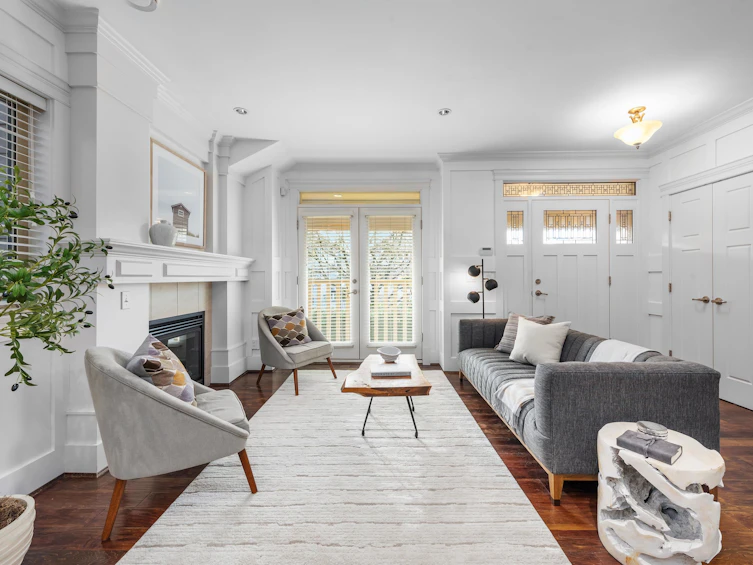 2525 W 7th Avenue, Vancouver, BC, V6K 1Y8 - 3