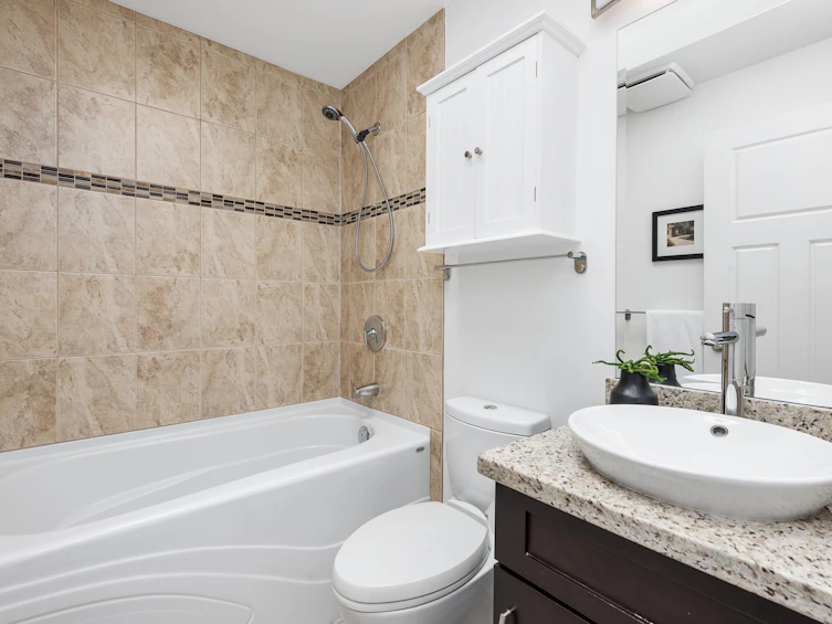 2525 W 7th Avenue, Vancouver, BC, V6K 1Y8 - 15
