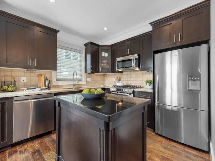 2525 W 7th Avenue, Vancouver, BC, V6K 1Y8 - 4