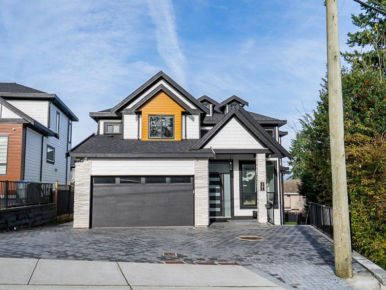 14271 Grosvenor Road, Surrey, BC, V3R 5H2