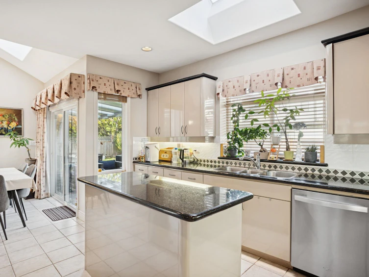 4111 Blundell Road, Richmond, BC, V7C 1G7 - 16