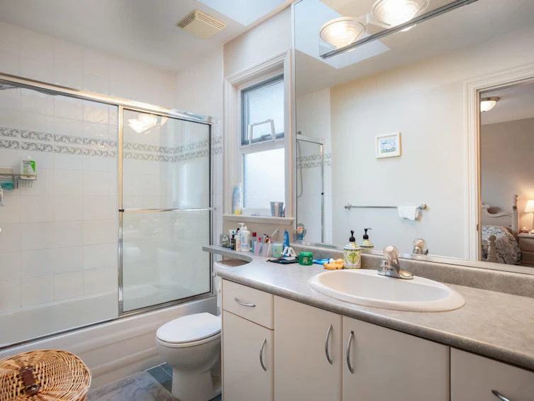 4111 Blundell Road, Richmond, BC, V7C 1G7 - 34