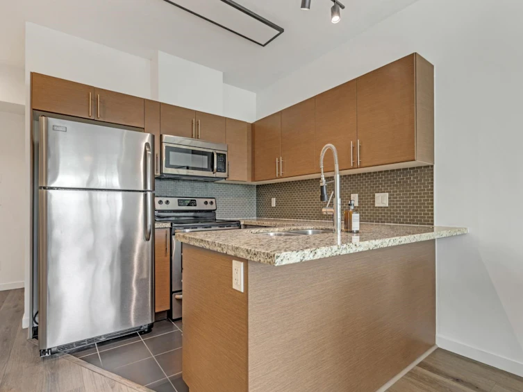 207-2239 Kingsway, Vancouver, BC, V5N 0E5 - 9