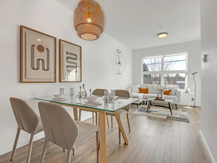 207-2239 Kingsway, Vancouver, BC, V5N 0E5 - 2