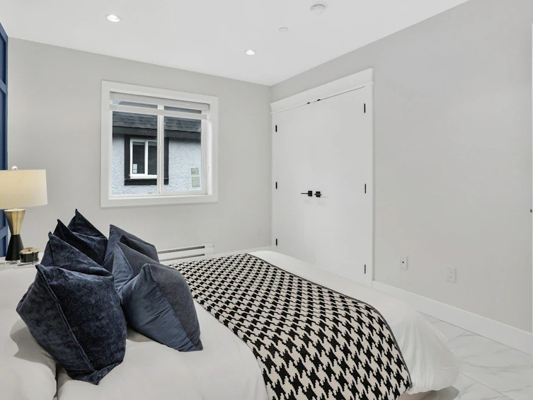 1018 E 24th Avenue, Vancouver, BC, V5V 2B1 - 18