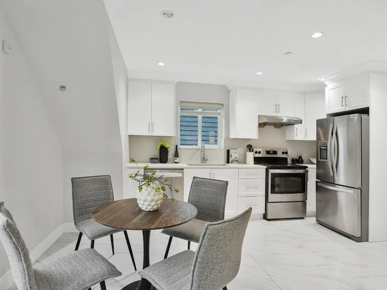 1018 E 24th Avenue, Vancouver, BC, V5V 2B1 - 11