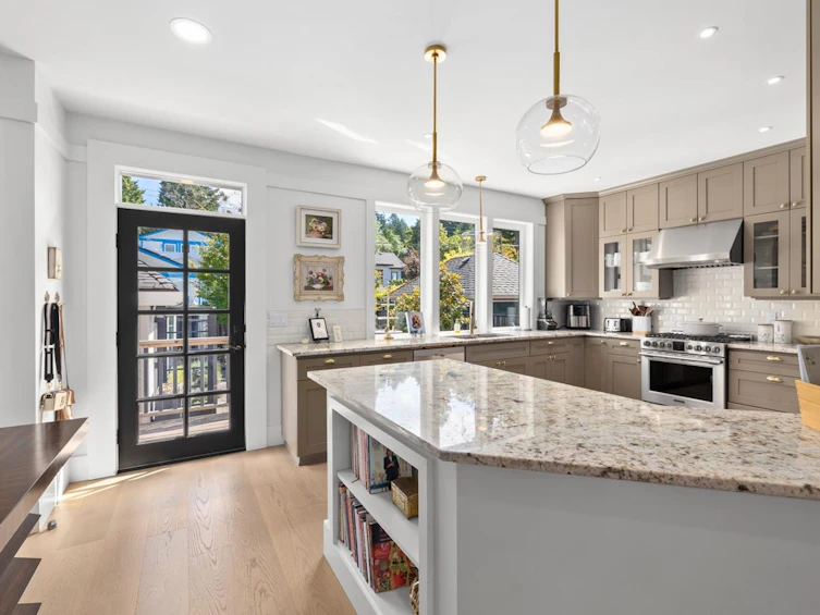 2676 Mcbride Avenue, Surrey, BC, V4A 3G1 - 11