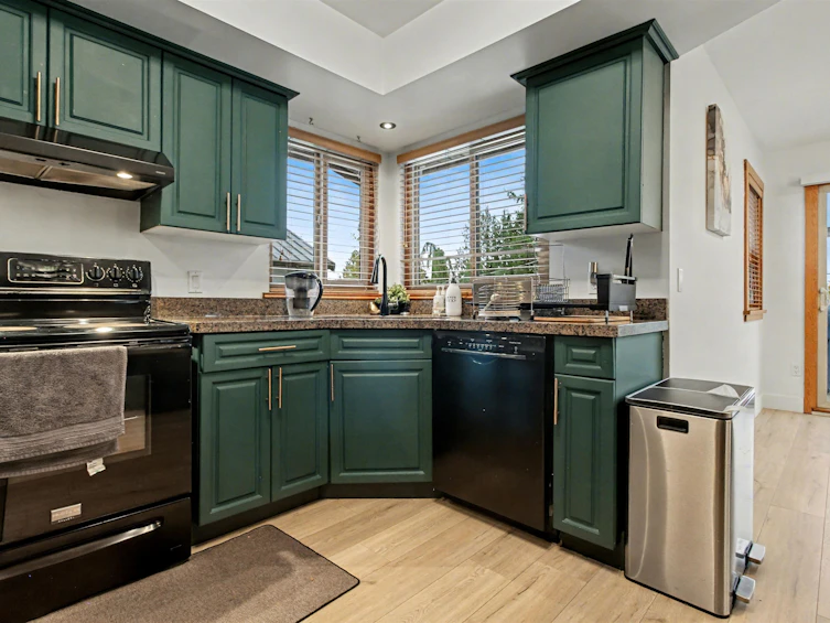 1112 Stevens Street, Surrey, BC, V4B 4X8 - 13