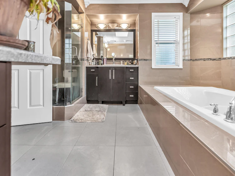 3826 Old Clayburn Road, Abbotsford, BC, V3G 1H8 - 19