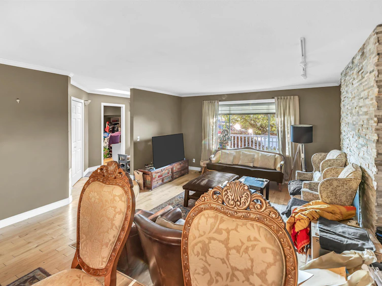 3826 Old Clayburn Road, Abbotsford, BC, V3G 1H8 - 8
