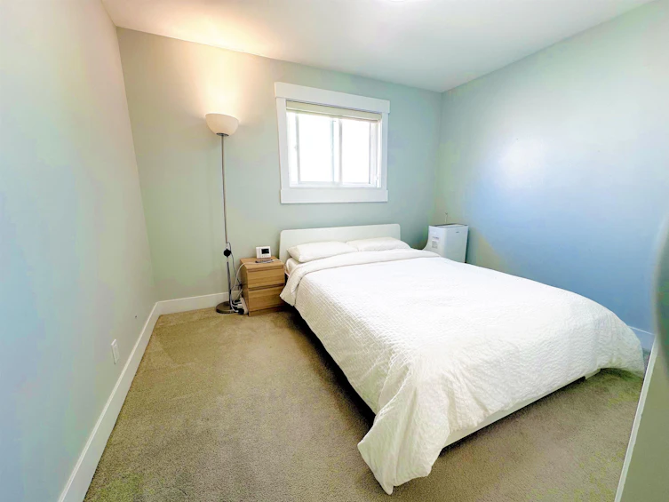 12960 74 Avenue, Surrey, BC, V3W 7J8 - 12