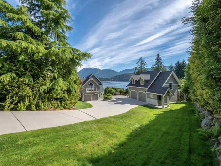 6560 N Gale Avenue, Sechelt, BC, V7Z 0L1 - 2