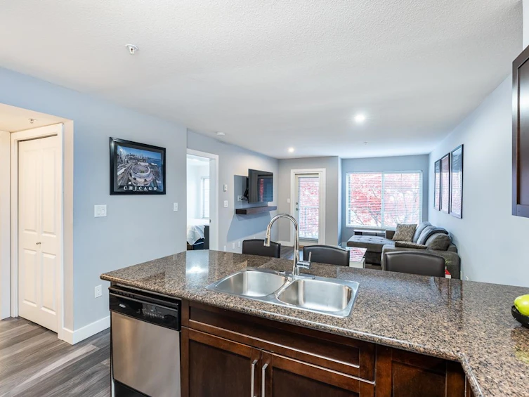 203-2468 Atkins Avenue, Port Coquitlam, BC, V3C 1Y9 - 7