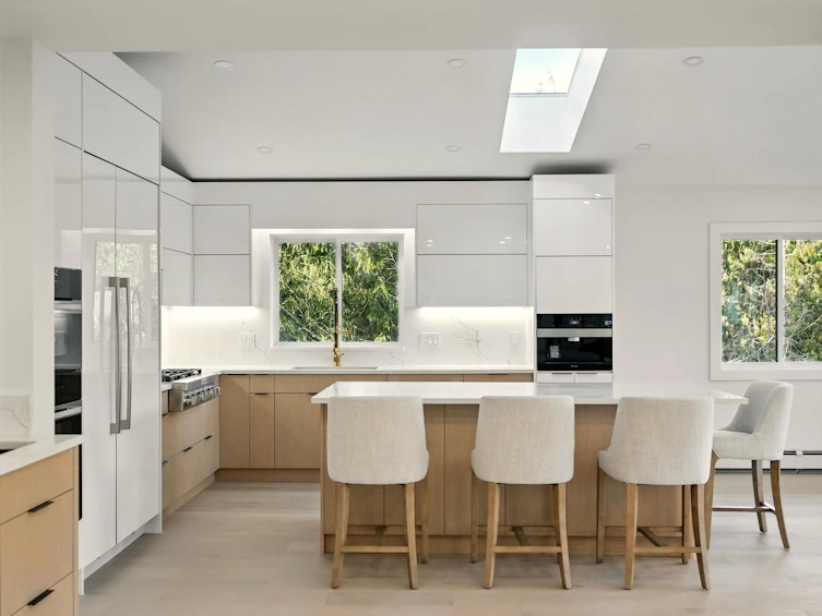 6230 Summit Avenue, West Vancouver, BC, V7W 1Y2 - 7