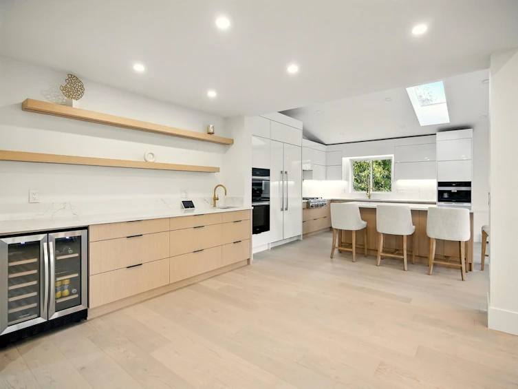 6230 Summit Avenue, West Vancouver, BC, V7W 1Y2 - 8