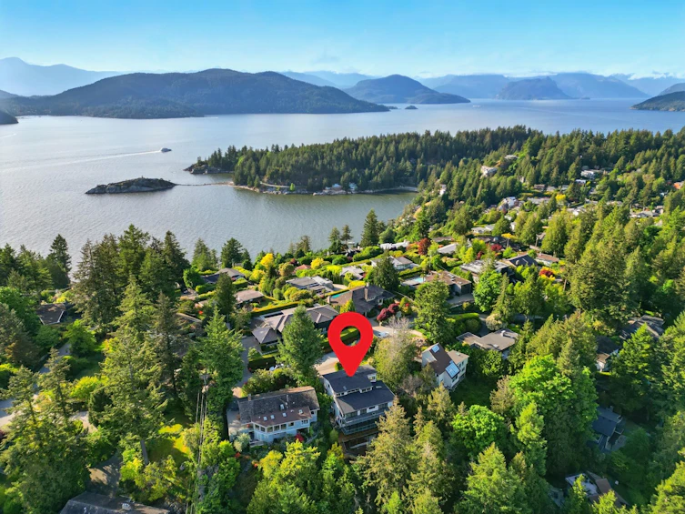 6230 Summit Avenue, West Vancouver, BC, V7W 1Y2 - 3