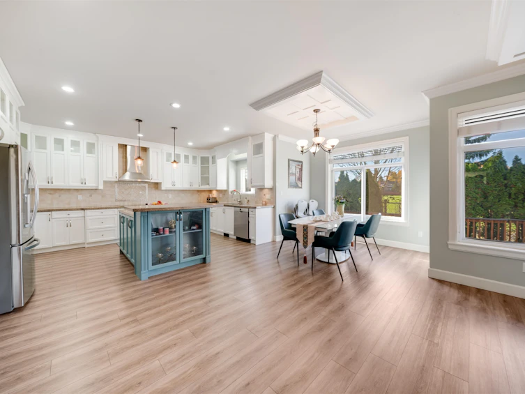 8197 211 Street, Langley, BC, V2Y 0E4 - 9