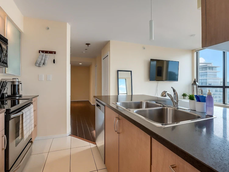2704-909 Mainland Street, Vancouver, BC, V6B 1S3 - 5