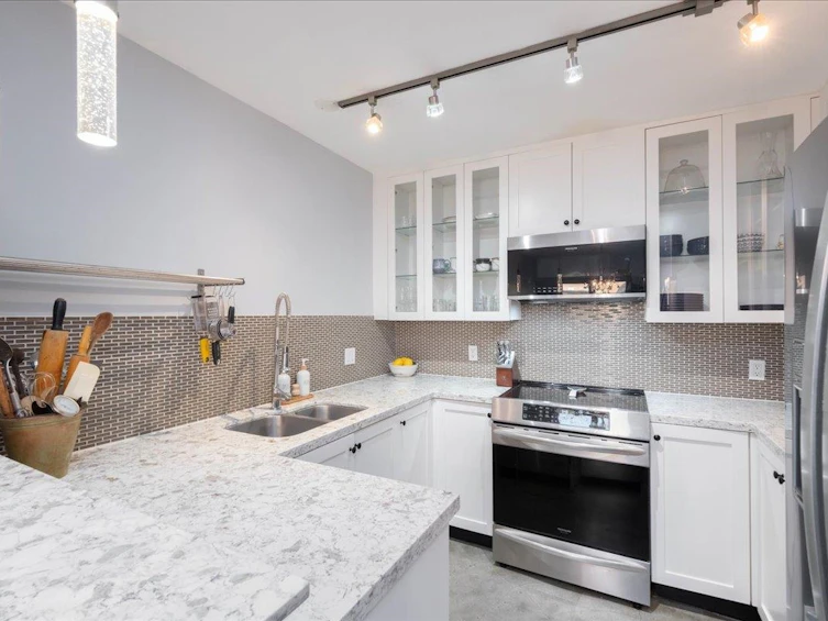 1846 W 1st Avenue, Vancouver, BC, V6J 1G5 - 10