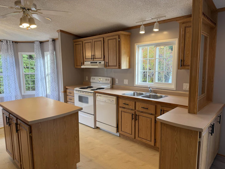 96-1413 Sunshine Coast Highway, Gibsons, BC, V0N 1V5 - 11