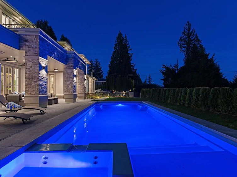 4141 Burkehill Road, West Vancouver, BC, V7V 3M6 - 3