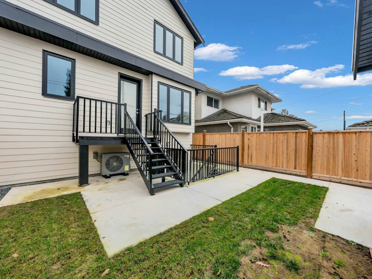 2917 Charles Street, Vancouver, BC, V5K 3B1 - 32