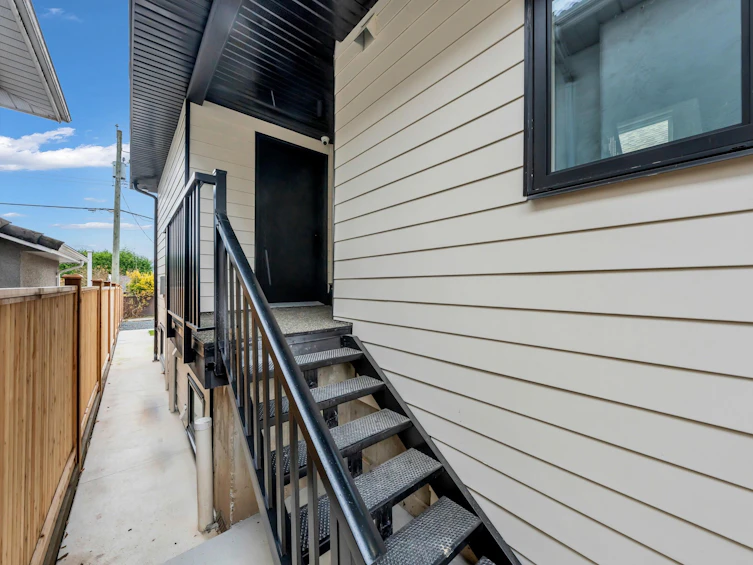 2917 Charles Street, Vancouver, BC, V5K 3B1 - 36