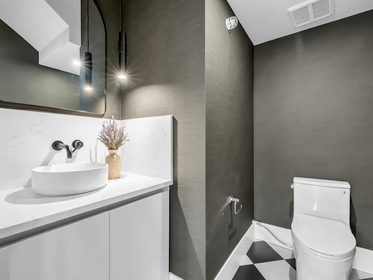 2917 Charles Street, Vancouver, BC, V5K 3B1 - 13
