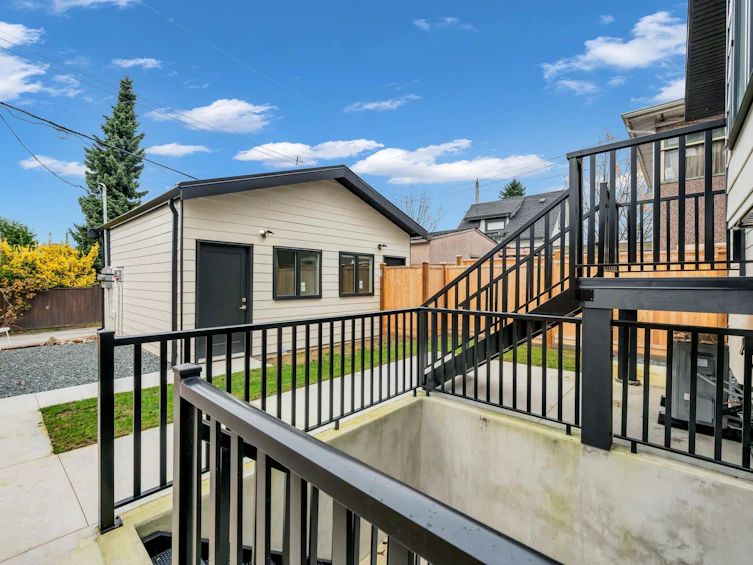 2917 Charles Street, Vancouver, BC, V5K 3B1 - 34