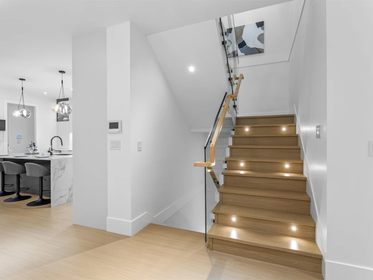 6918 Union Street, Burnaby, BC, V5B 1X5 - 28