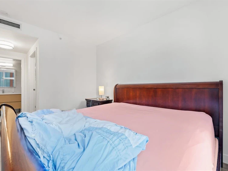 502-8188 Fraser Street, Vancouver, BC, V5X 0J8 - 8