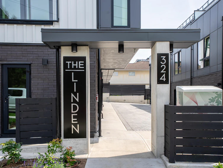 TH8-610 E 3rd Street, North Vancouver, BC, V7L 1G7 - 3