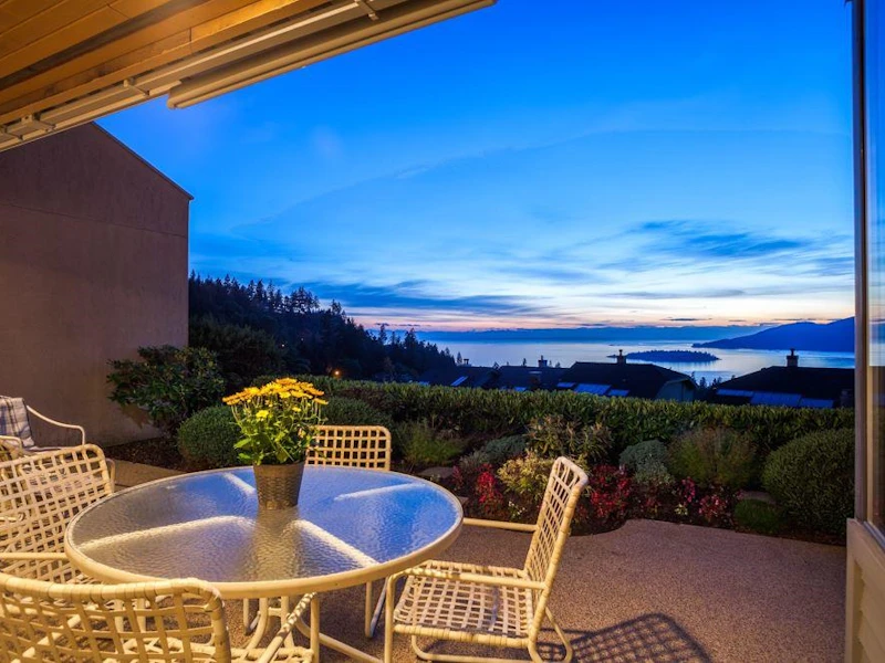 5446 Meadfeild Lane, West Vancouver BC V7W 3G3