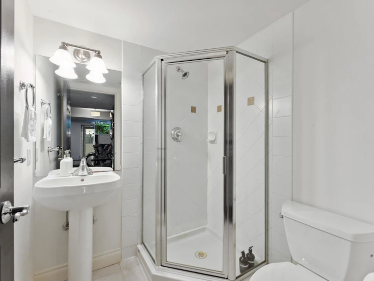 3761 Edgemont Boulevard, North Vancouver, BC, V7R 2P6 - 37