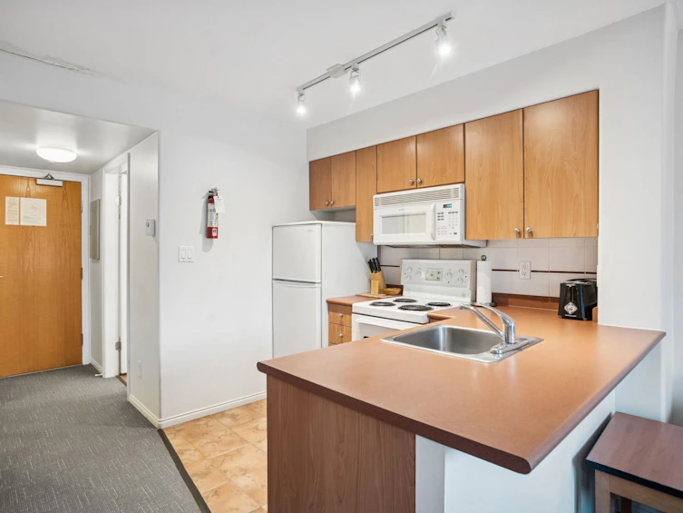 703-910 Beach Avenue, Vancouver, BC, V6Z 2W7 - 10