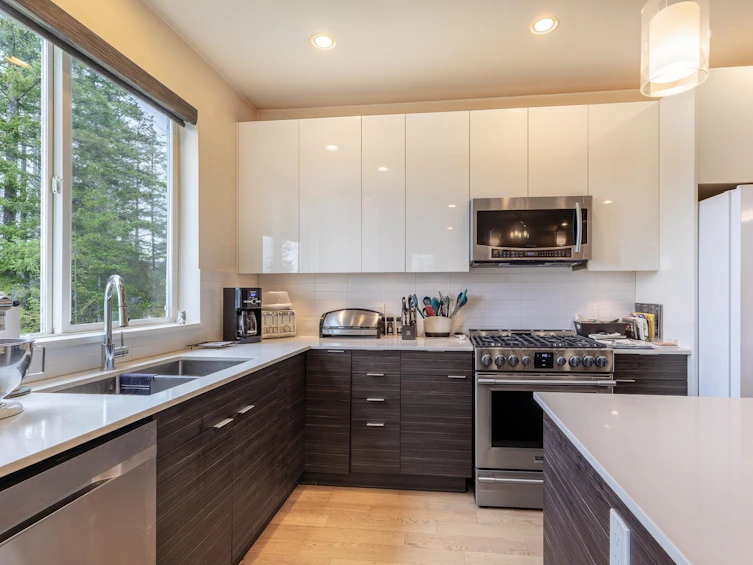101-5782 Marine Way, Sechelt, BC, V7Z 0L8