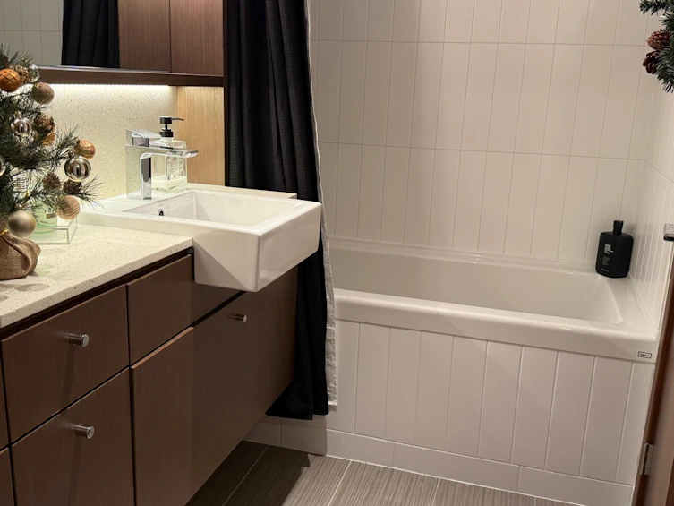 4908-13495 Central Avenue, Surrey, BC, V3T 0K2 - 8