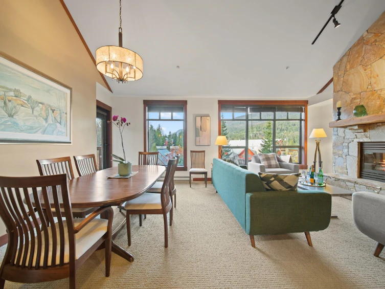 402-2202 Gondola Way, Whistler, BC, V8E 0M7 - 3