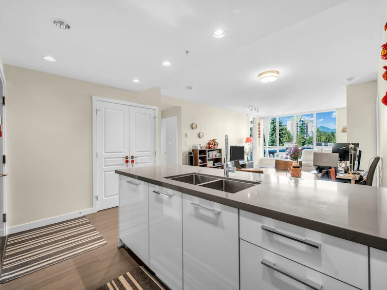 709-3093 Windsor Gate, Coquitlam, BC, V3B 0N2 - 7