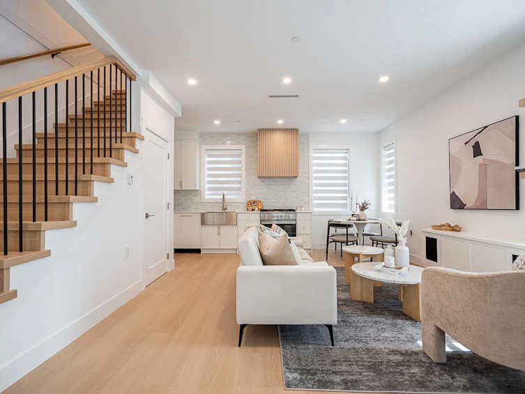 2103 E 33rd Avenue, Vancouver, BC, V5N 3E9 - 2
