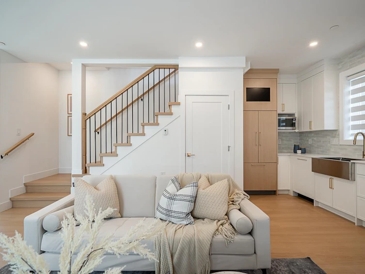 2103 E 33rd Avenue, Vancouver, BC, V5N 3E9 - 5