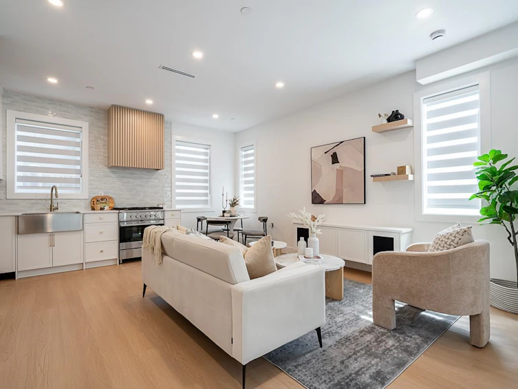 2103 E 33rd Avenue, Vancouver, BC, V5N 3E9 - 4